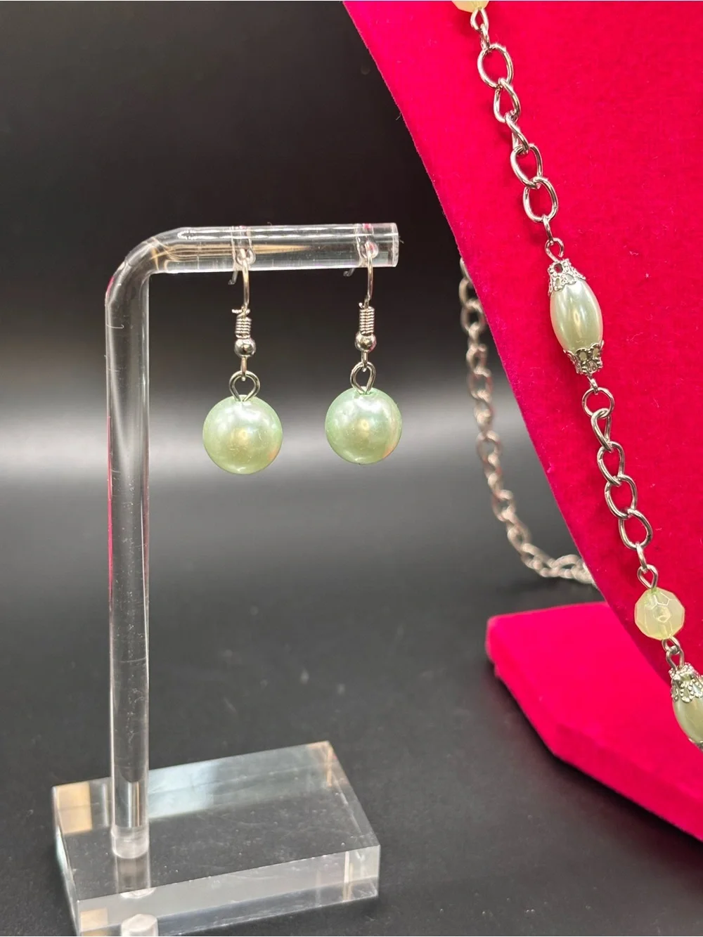 NWOT Pale Mint Green Pearl & bead Necklace and Earring Set